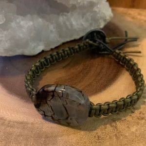 Agate Macrame Bracelet.  Metallic Leather Macrame Stone Bracelet.